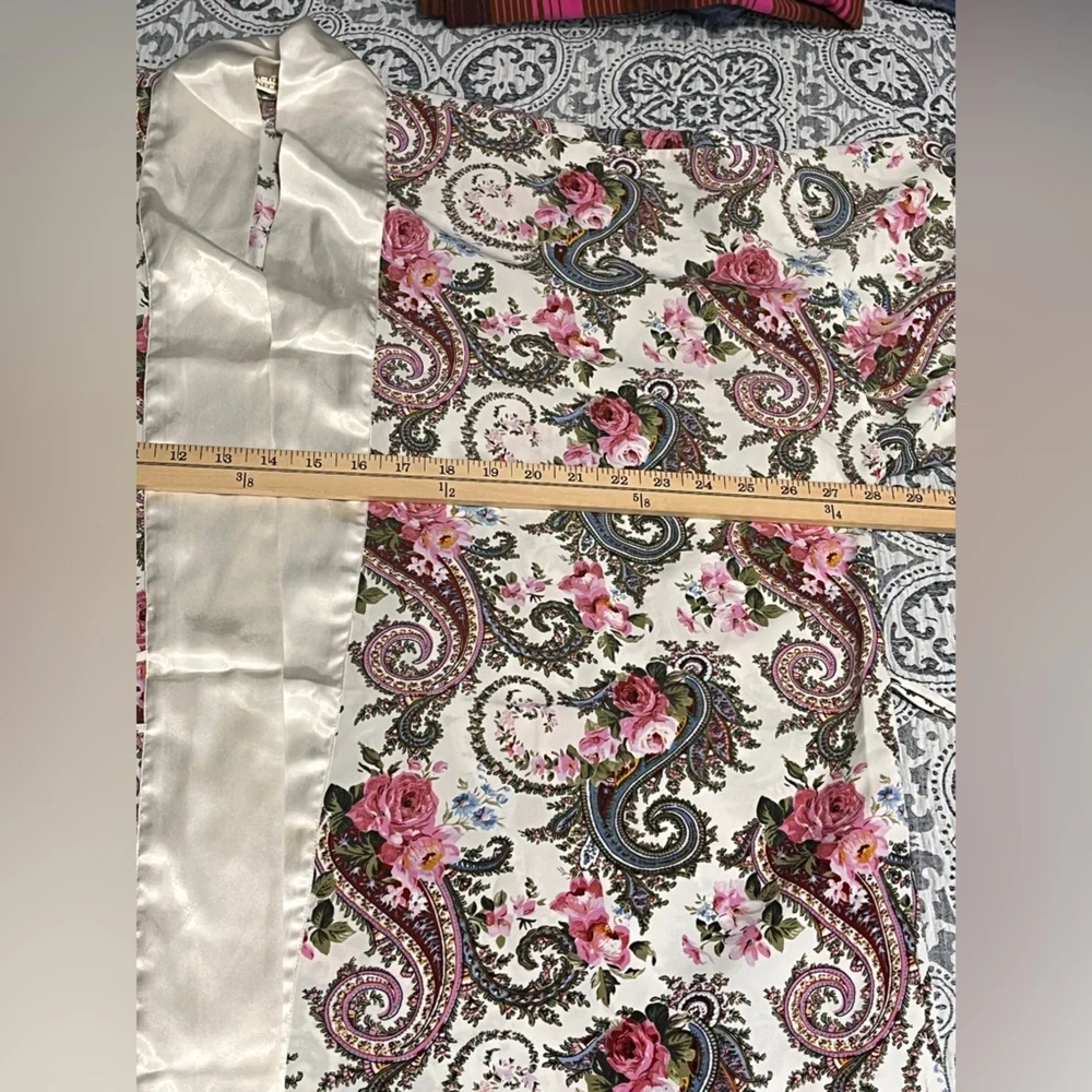 Vintage Gold Label Victoria's Secret Floral Paisley Satin-Trim Kimono Robe